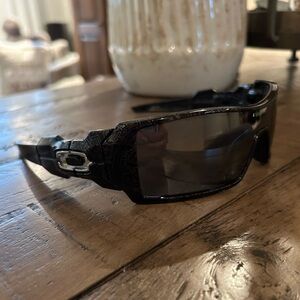 Oakley black sunglasses (men) Oilrig